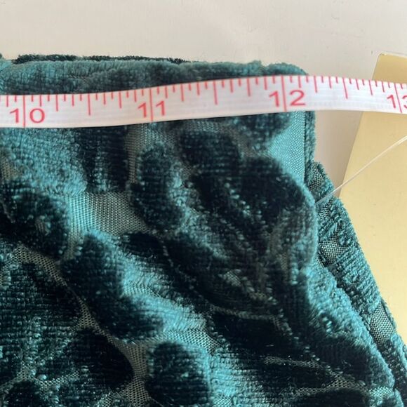 NWT Juniors Live to be Spoiled Green Velvet Burnout Jacquard Mini Skirt Small - Picture 8 of 11